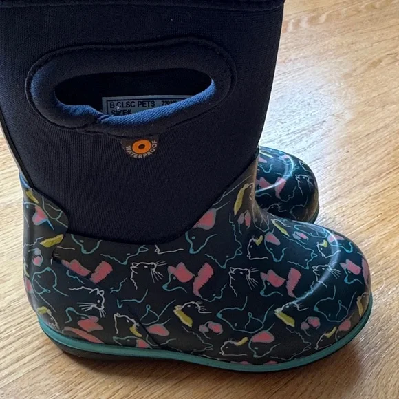 Bogs Kids Multicolor Rain and Snow Boots - Picture 3 of 3